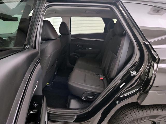 Photo of 2022 Black Hyundai TUCSON