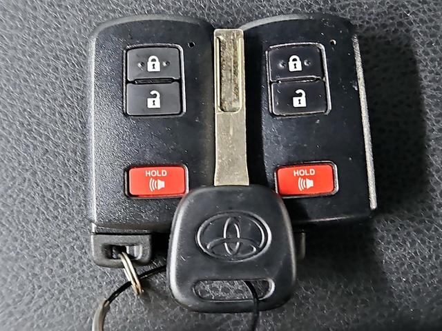Photo of 2021 Silver Toyota Tacoma