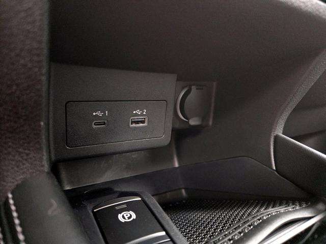 Photo of 2024 Gray Nissan Kicks