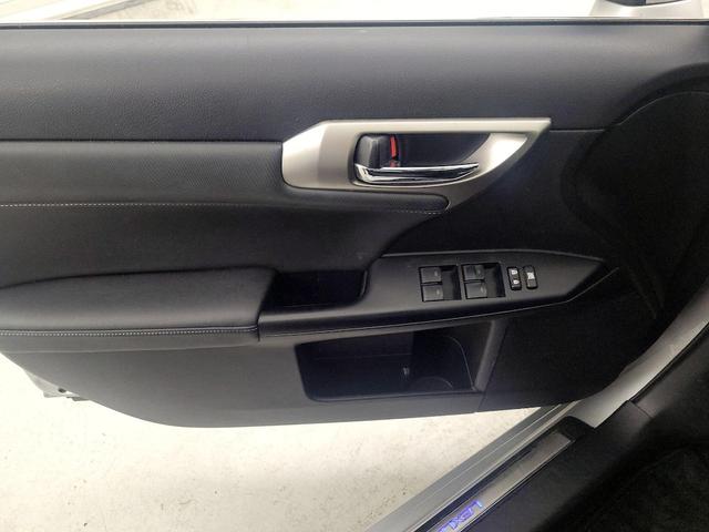 Photo of 2015 Gray Lexus CT 200h