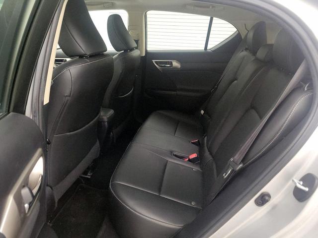 Photo of 2015 Gray Lexus CT 200h