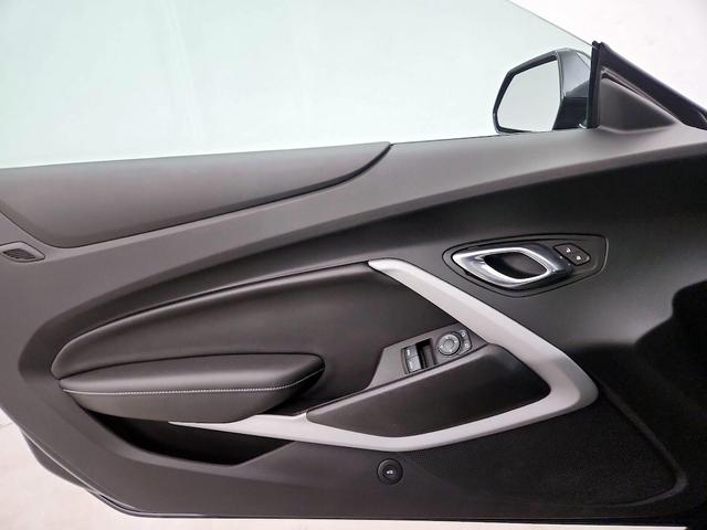 Photo of 2020 Black Chevrolet Camaro