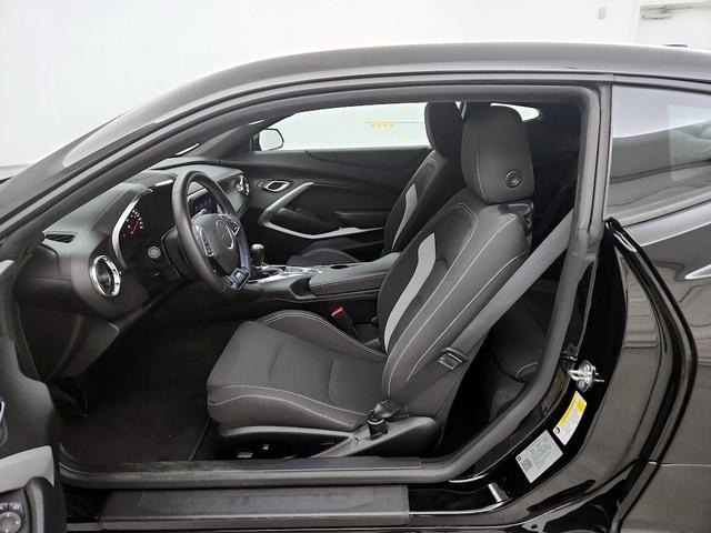 Photo of 2020 Black Chevrolet Camaro