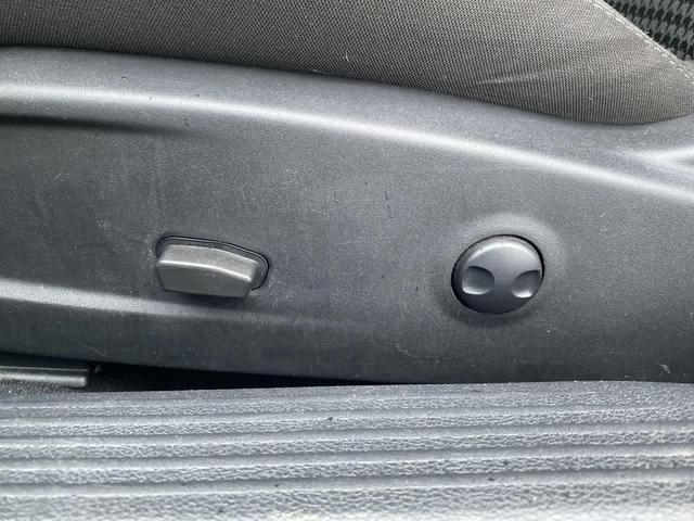 Photo of 2022 White Knuckle Clearcoat Dodge Challenger
