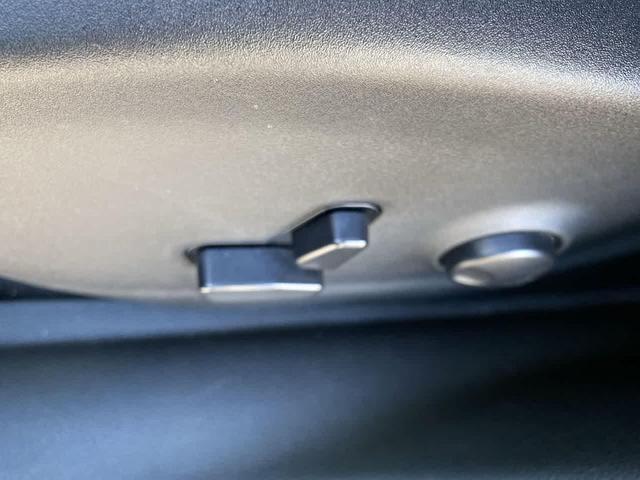 Photo of 2023 Hydro Blue Pearlcoat Jeep Cherokee