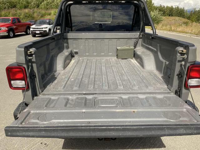 Photo of 2022 Sting-Gray Clearcoat Jeep Gladiator