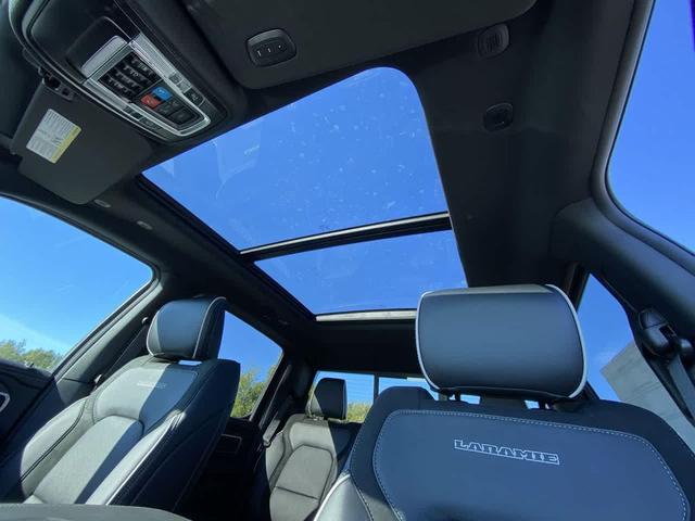 Photo of 2026 Granite Crystal Metallic Clearcoat RAM 1500