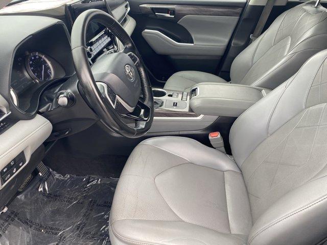 Photo of 2022 Magnetic Gray Metallic Toyota Highlander