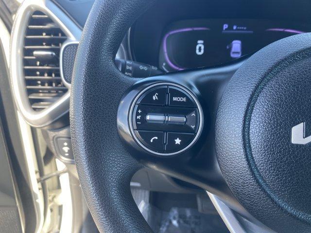 Photo of 2023 Snow White Pearl Kia Soul