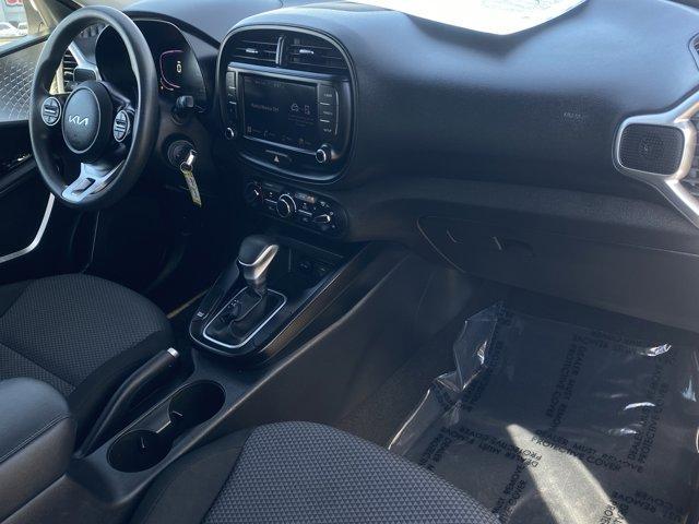 Photo of 2023 Snow White Pearl Kia Soul