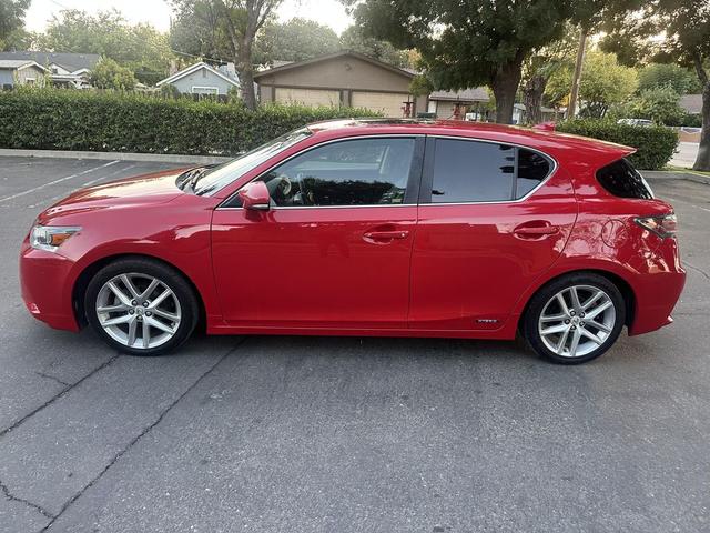 Photo of 2014 RED Lexus CT 200h