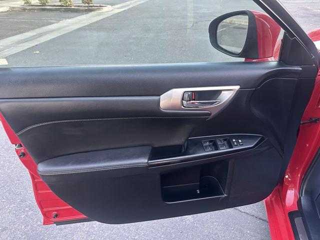 Photo of 2014 RED Lexus CT 200h