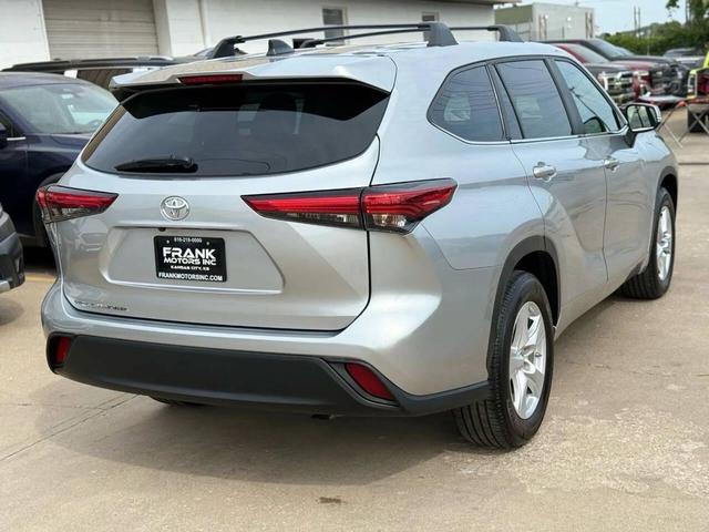 Photo of 2023 Celestial Silver Metallic Toyota Highlander