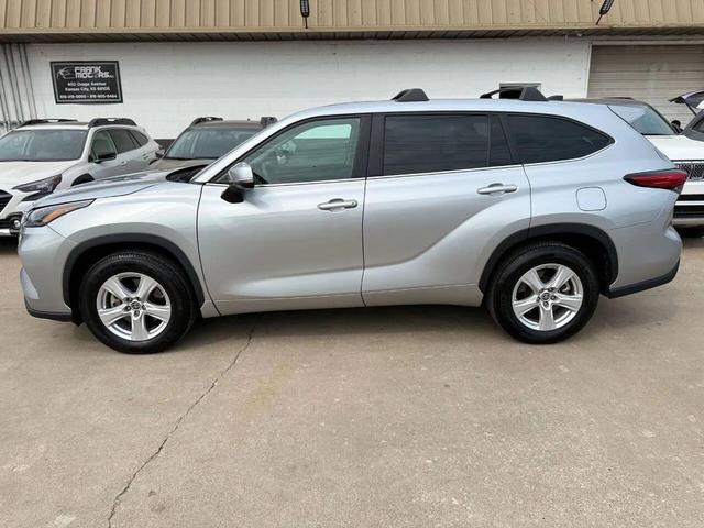 Photo of 2023 Celestial Silver Metallic Toyota Highlander