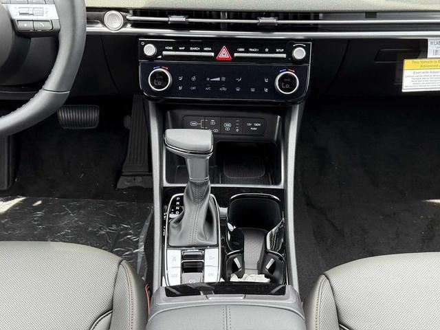 Photo of 2025 Atlas White Hyundai SANTA CRUZ