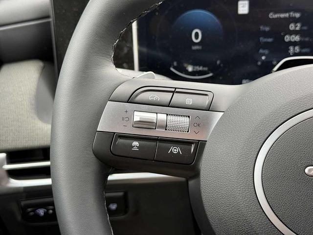 Photo of 2025 Atlas White Hyundai SANTA CRUZ
