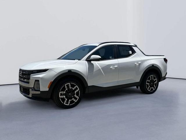 Photo of 2025 Atlas White Hyundai SANTA CRUZ