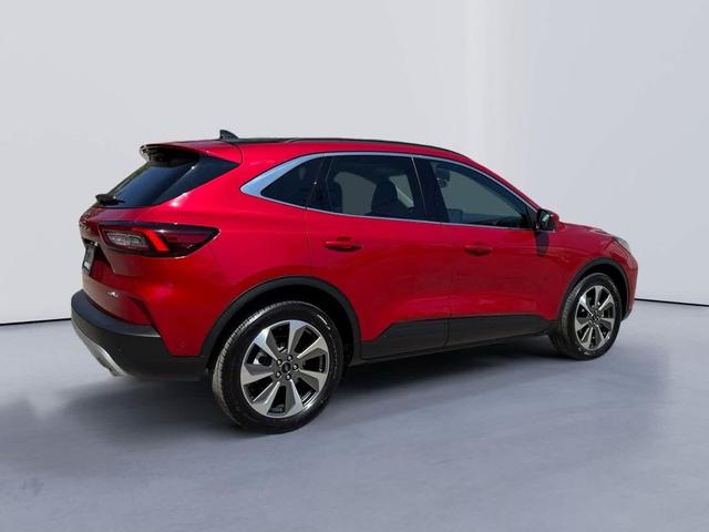 Photo of 2024 Rapid Red Metallic Tinted Clearcoat Ford Escape