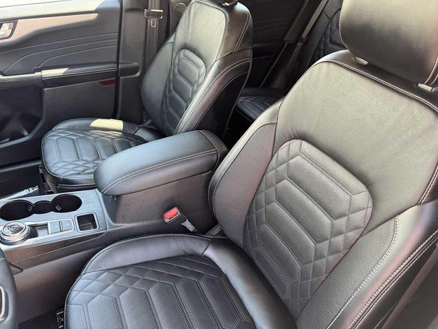 Photo of 2024 Rapid Red Metallic Tinted Clearcoat Ford Escape