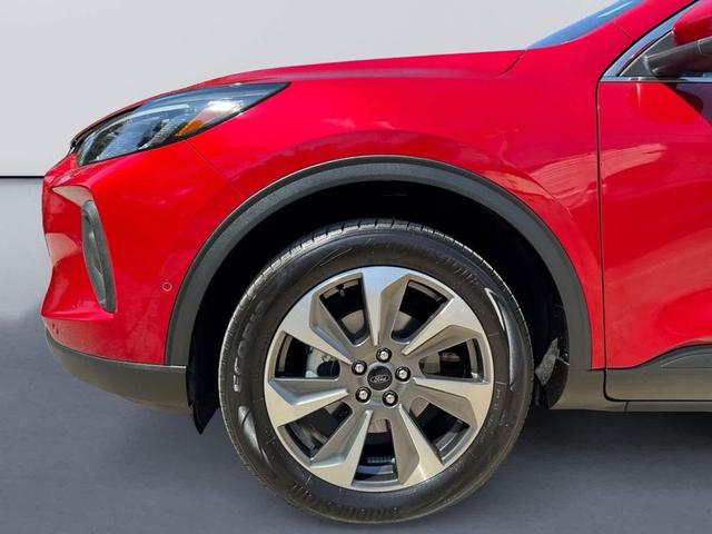 Photo of 2024 Rapid Red Metallic Tinted Clearcoat Ford Escape