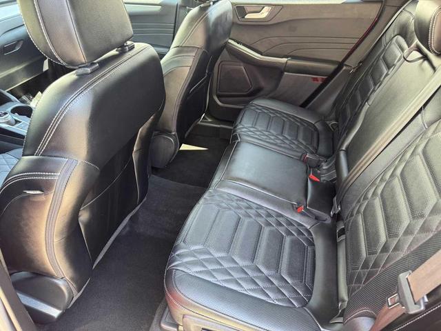Photo of 2024 Rapid Red Metallic Tinted Clearcoat Ford Escape