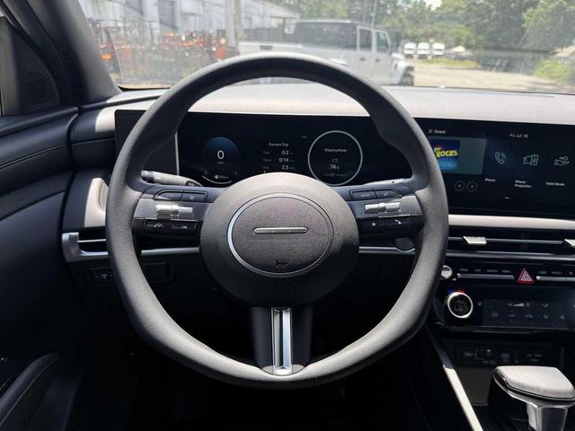 Photo of 2025 Atlas White Hyundai SANTA CRUZ