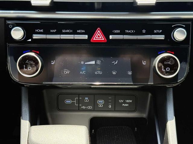 Photo of 2025 Atlas White Hyundai SANTA CRUZ