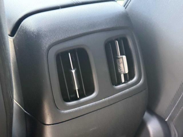 Photo of 2025 Atlas White Hyundai SANTA CRUZ