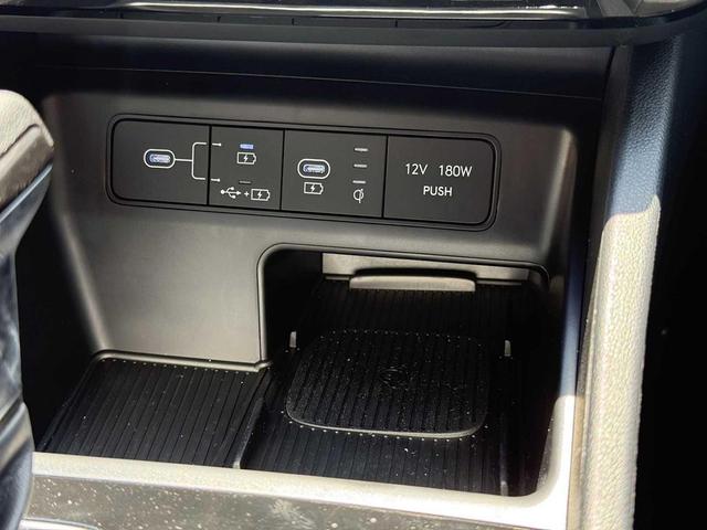 Photo of 2025 Atlas White Hyundai SANTA CRUZ