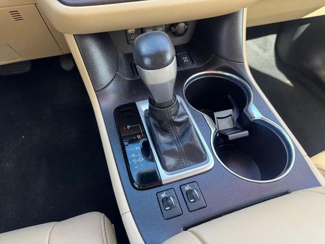 Photo of 2018 Ooh La La Rouge Mica Toyota Highlander