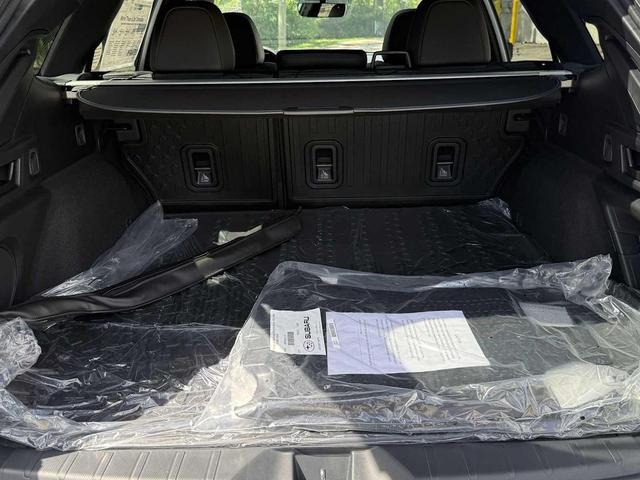 Photo of 2025 Ice Silver Metallic Subaru Outback