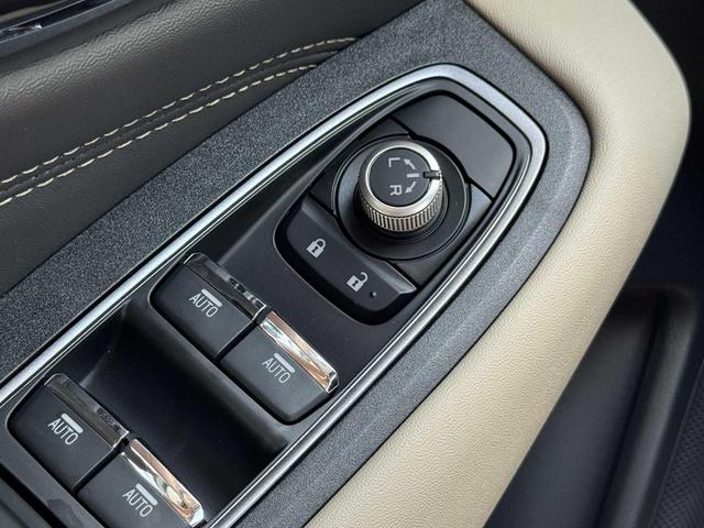 Photo of 2025 Crystal White Pearl Subaru Outback