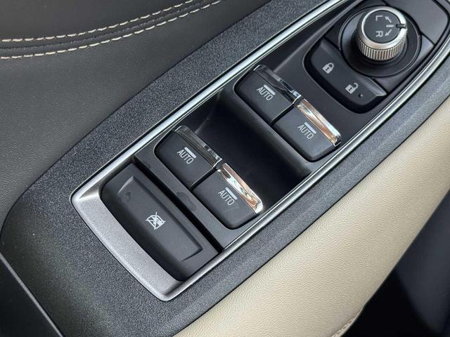Photo of 2025 Crystal White Pearl Subaru Outback
