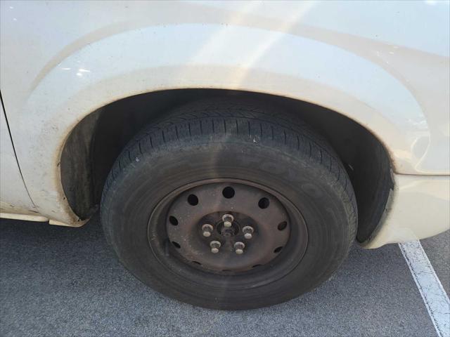 Photo of 2005  Chrysler Town & Country