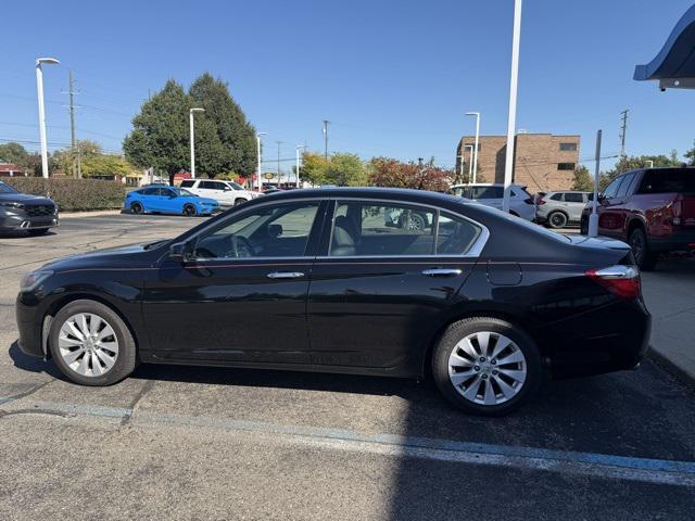 Photo of 2015 Crystal Black Pearl Honda Accord