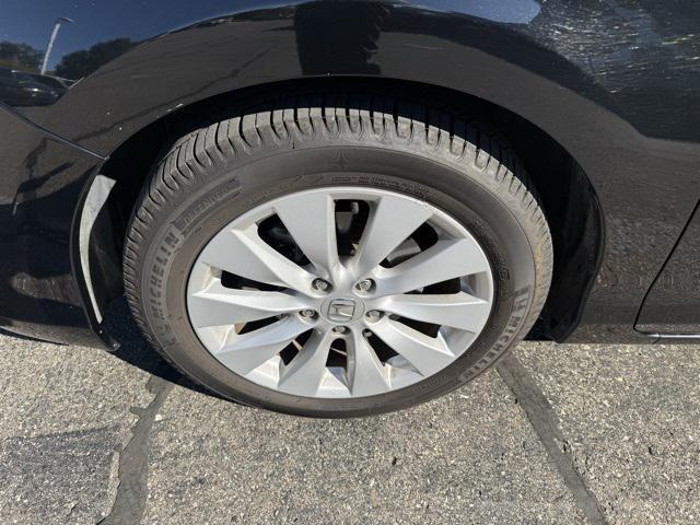 Photo of 2015 Crystal Black Pearl Honda Accord