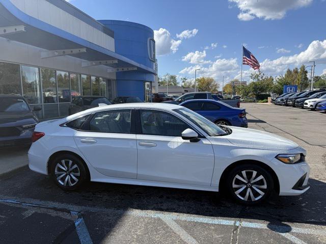 Photo of 2023 Platinum White Pearl Honda Civic
