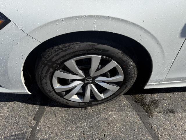 Photo of 2023 Platinum White Pearl Honda Civic