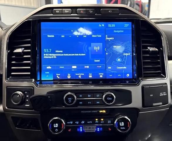 Photo of 2022 White Ford F-450
