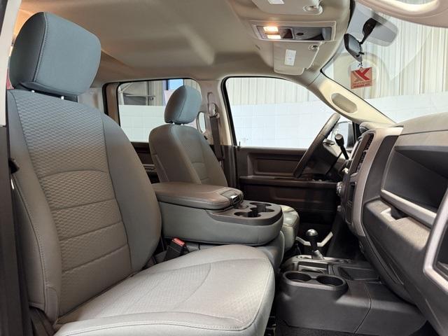 Photo of 2018 Granite Crystal Metallic Clearcoat RAM 3500