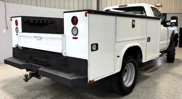 Photo of 2016 Oxford White Ford F-350