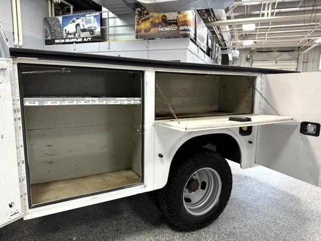Photo of 2016 Oxford White Ford F-350
