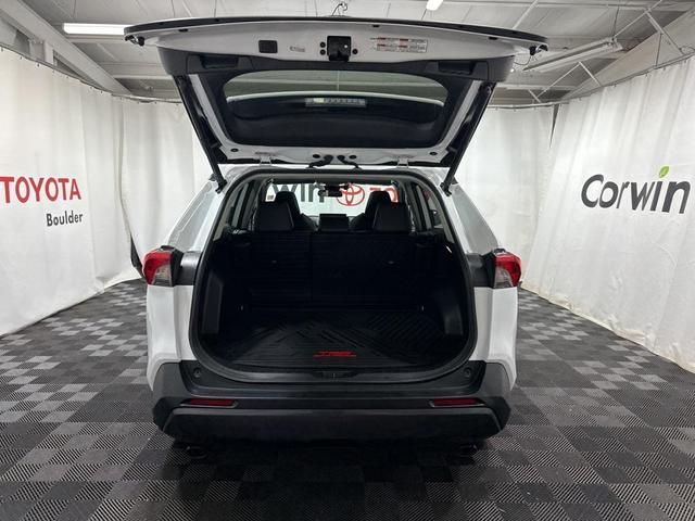 Photo of 2021 Super White Toyota RAV4