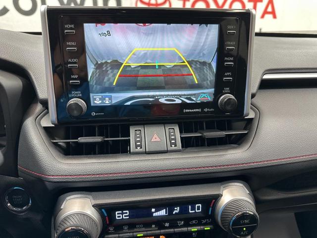 Photo of 2021 Super White Toyota RAV4