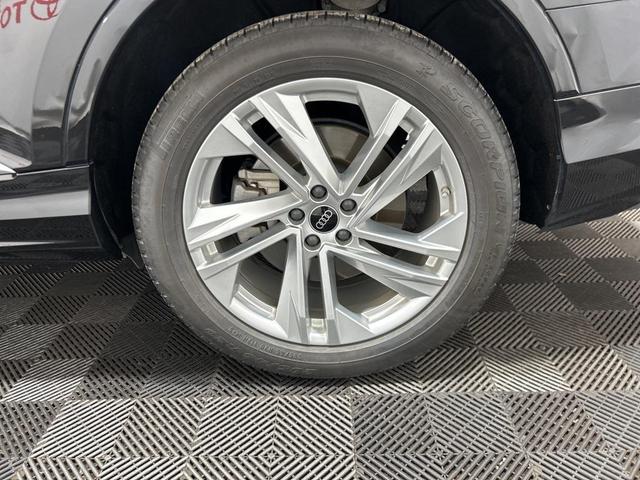 Photo of 2024 Mythos Black Metallic Audi Q7