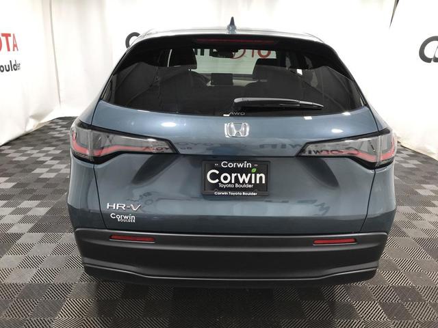 Photo of 2026 Urban Gray Pearl Honda HR-V