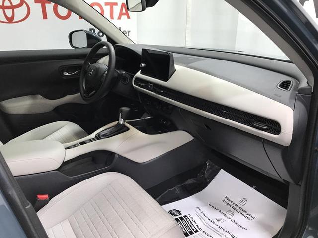 Photo of 2026 Urban Gray Pearl Honda HR-V