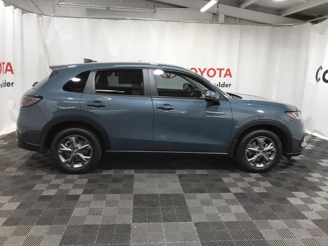 Photo of 2026 Urban Gray Pearl Honda HR-V