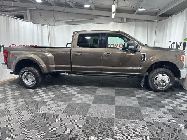 Photo of 2017 Caribou Metallic Ford F-350