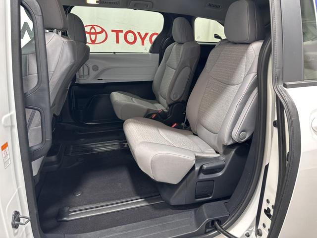 Photo of 2025 Wind Chill Pearl Toyota Sienna